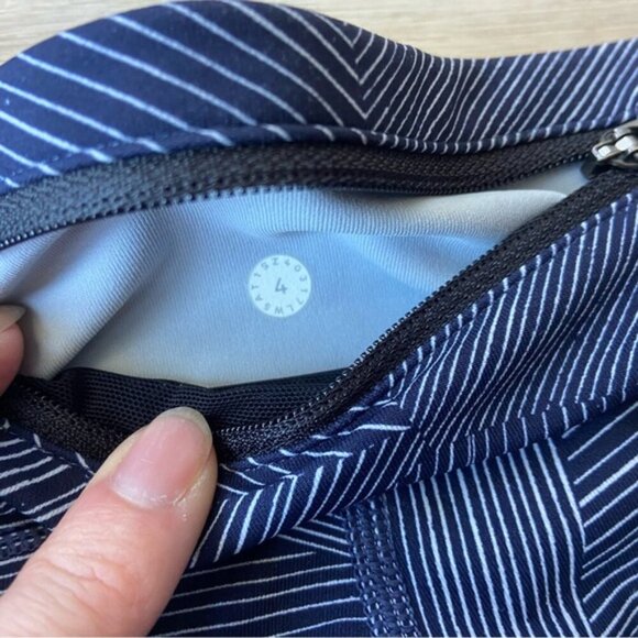 Lululemon Speed Up Tight *Full-On Luxtreme 28"Etch Hail Midnight Navy size 4 - Picture 9 of 13
